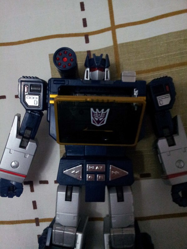 MP 13 Soundwave Out Of Box Images Of Takara Tomy Transformers Masterpiece Figure  (8 of 27)